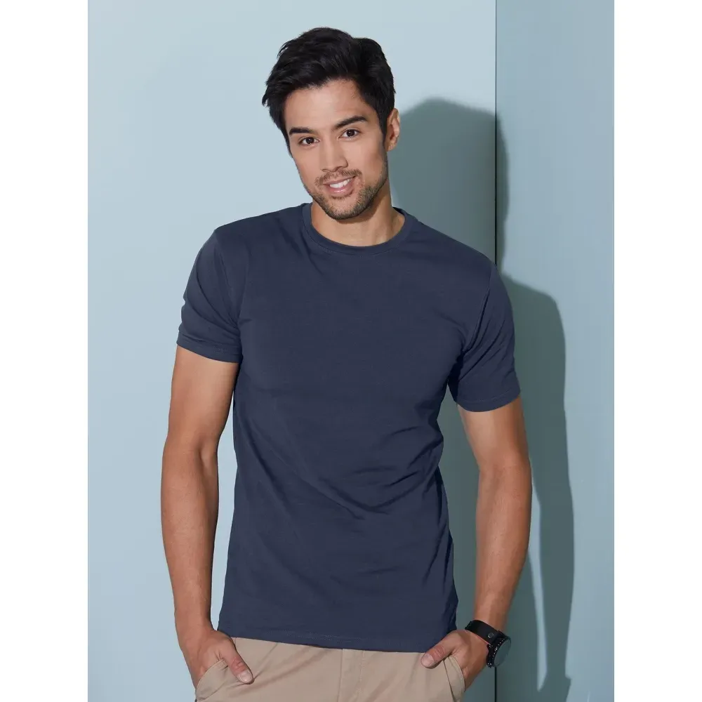 Blue, Brown, Mid-grey, Navy, Olive, Red, White