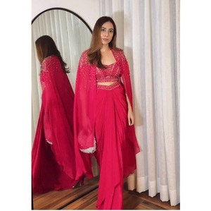 古董设计<span class=keywords><strong>Lehenga</strong></span> <span class=keywords><strong>Choli</strong></span>与刺绣作品在西方服装时尚婚礼季节以最优惠的价格