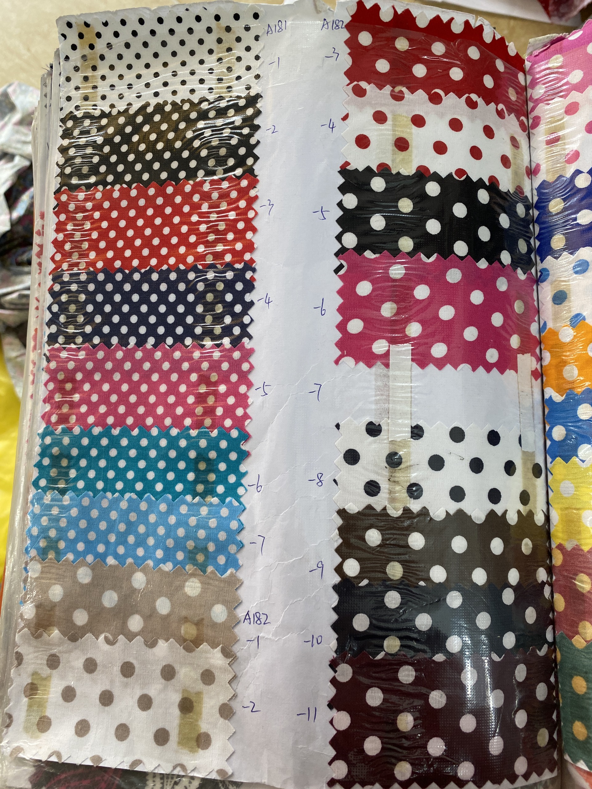 สีที่กำหนดเอง