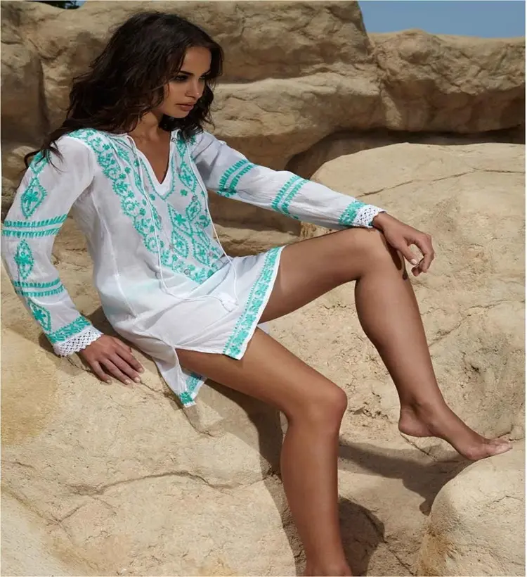 Tunique de plage courte à manches longues en coton blanc brodé fil aqua caftan plage d'été brodé caftan