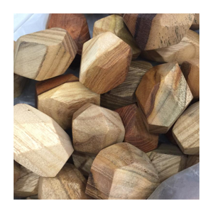 Bloques de roca de madera Tumi Ishi que animan a los niños a pensar críticamente y experimentar con diferentes técnicas de equilibrio - Product Image 2