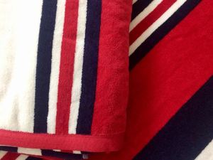 <strong>Enjoy</strong> Poolside Luxury with Our Cotton Cabana <strong>Towels</strong>, Perfect for Sunbathing and Lounging. - Product Image 5