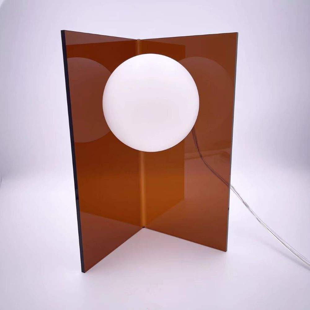 สีน้ำตาล