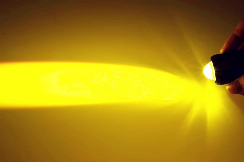 Jaune