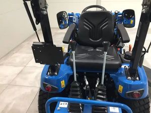 2024 Ls割草机拖拉机带前装载机和反铲迷你拖拉机骑割草机拖拉机带反铲出售给欧洲