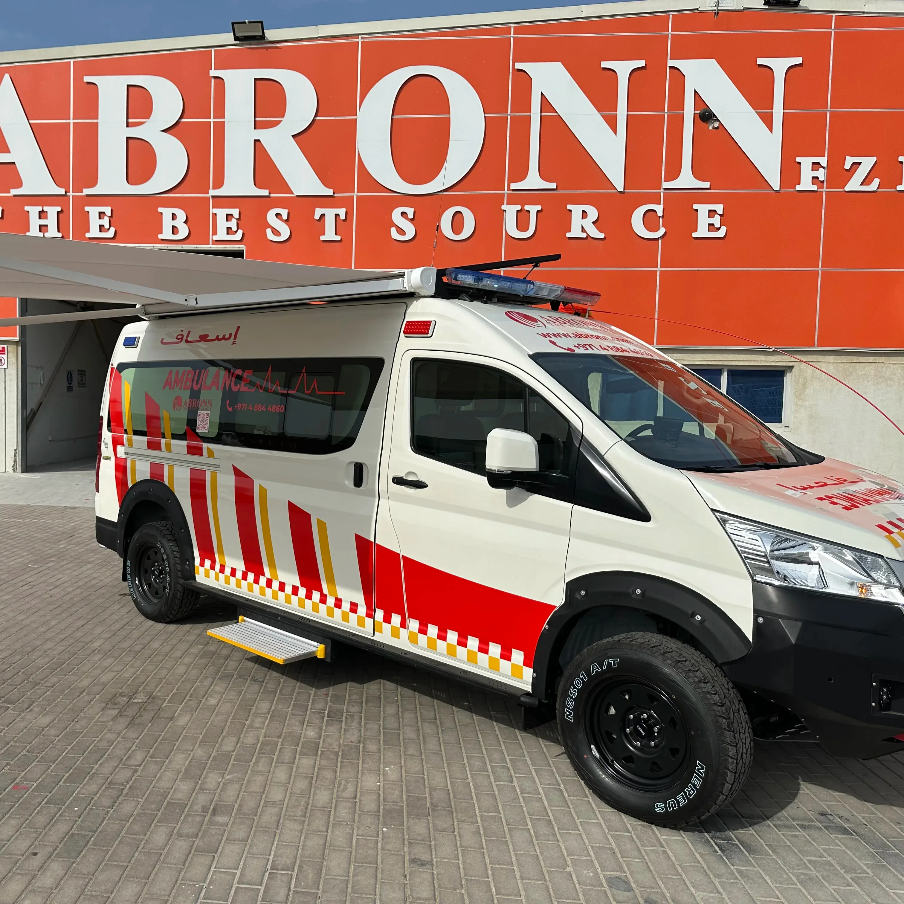 Toyota Hiace Standard Nouvelle Forme Fibre de Verre 4x4 Ambulance