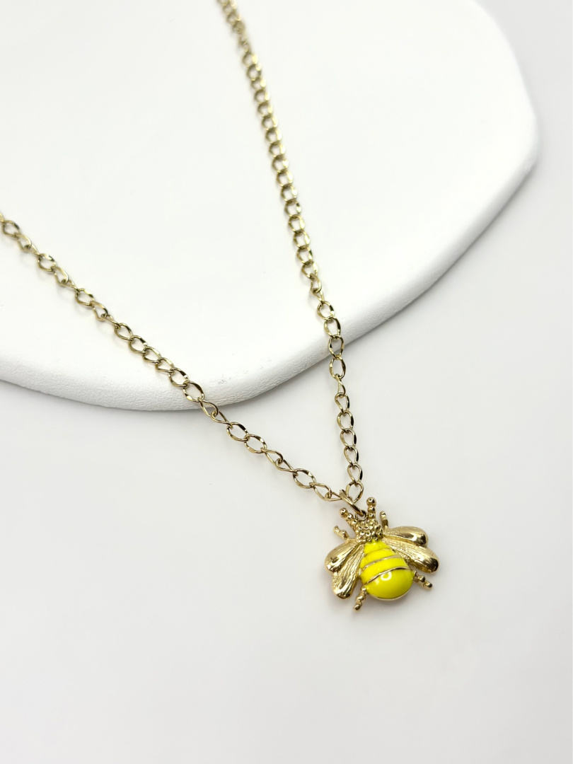 สีเหลือง