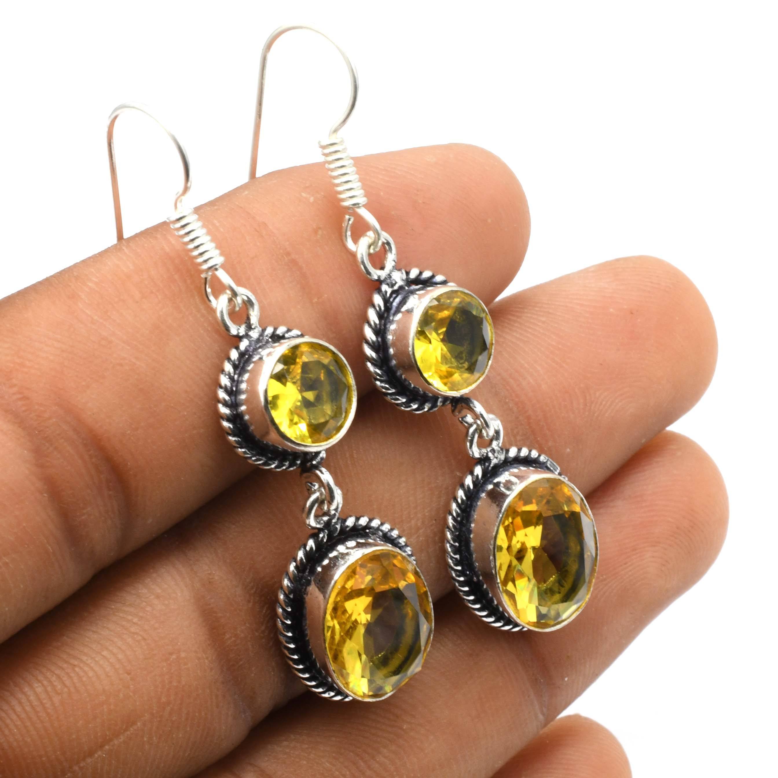 สีเหลือง