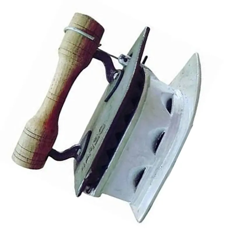 Vintage reproduksi kain penekan besi logam hitam dengan pegangan kayu batu bara penekan kain besi cor Vintage penekan kain