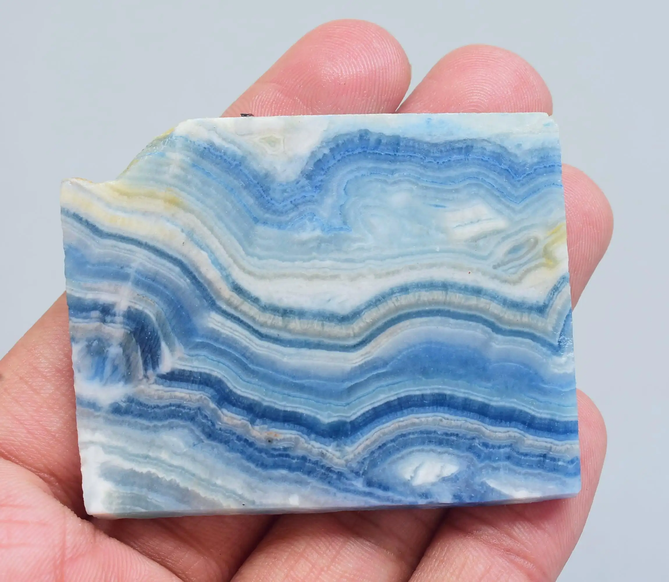 Mükemmel desen mavi Scheelite işlenmemiş taş döşeme doğal mavi Rhodochrosite toptan işlenmemiş taş kesim döşeme takı için
