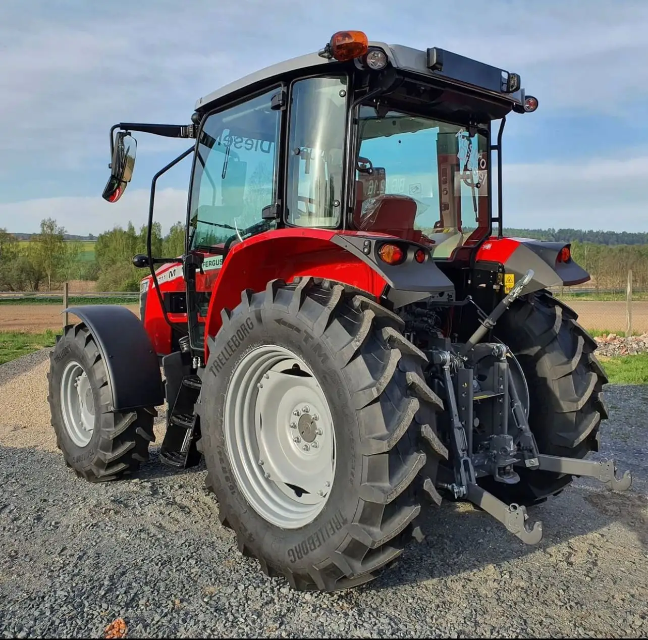 Massey Ferguson Great Farm tracteurs à vendre pas cher Massey Ferguson tracteur 290 MF385 et MF 390 machine agricole tracteur agricole