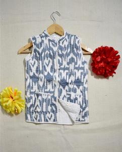 小花图案设计儿童尺寸kantha <span class=keywords><strong>nehru</strong></span>风格夹克，服装设计师设计的多色块印花