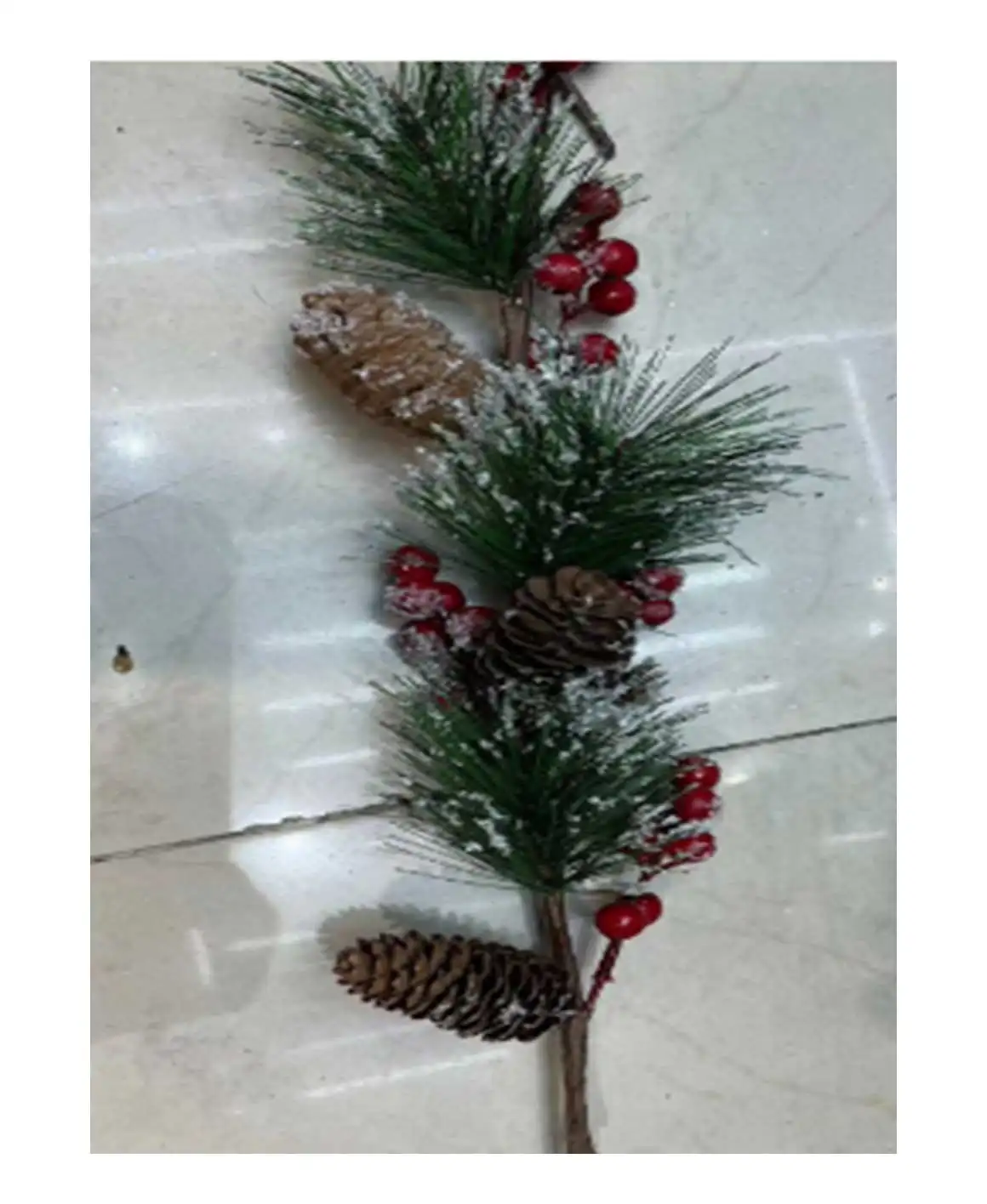Navidad esplendor bayas rojas ramas de pino decorativas decoración del hogar flores de cerezo ramas de flores para decoración de boda