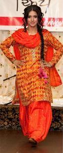 PAKISTANI PUNJABI SHARARAドレス<span class=keywords><strong>LEHNGA</strong></span> CHOLI美しいデザインOEM女性パンジャブスタイルドレス低MOQ卸売価格