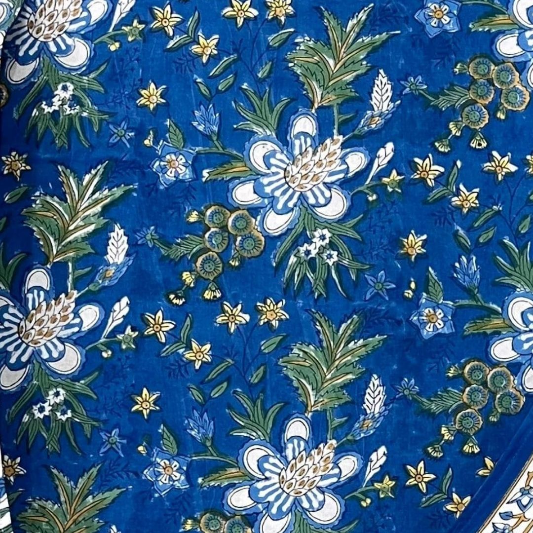 Bleu marine et blanc