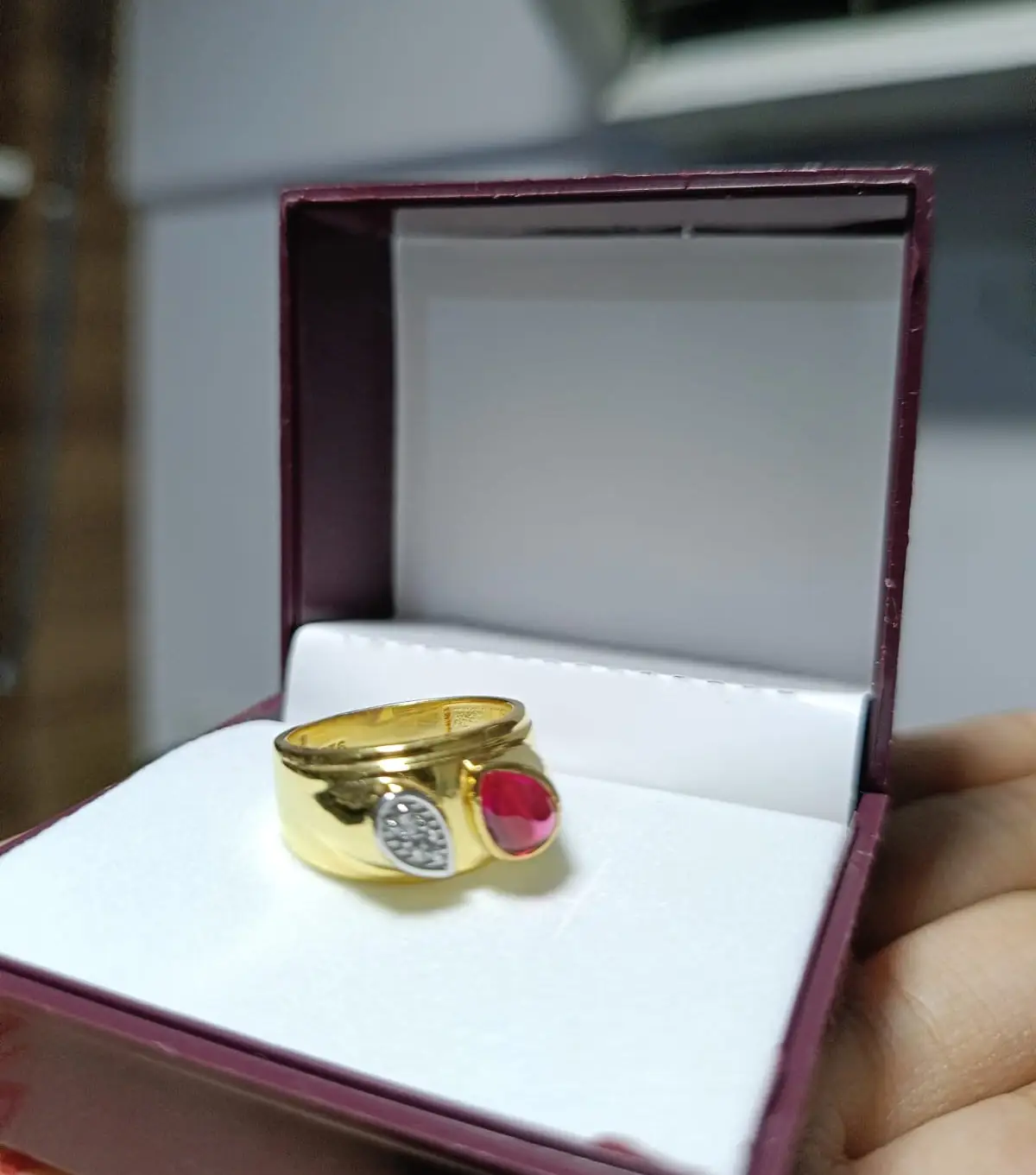 Anello da uomo da donna con taglio a pera e zirconio rosso rubino da sposa 14k placcato oro giallo gioielli da uomo