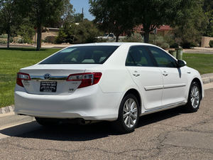 รถซีดานมือสอง2013 Toyota Camry ไฮบริด XLE FWD พรีอุสเบาะรถยนต์ไฟฟ้า R19ยางเกียร์อัตโนมัติผลิตจากญี่ปุ่นซ้าย