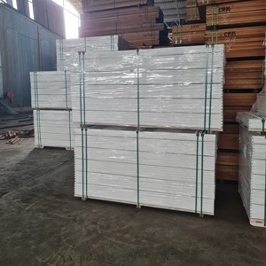 Yatak odası ve dairelerde pencere çerçeveleri için dış uygulama için Modern tasarım beyaz astarlanmış LVL ahşap düz Jamb - Product Image 4