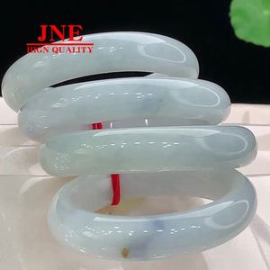 กำไลหยกธรรมชาติแบบ A ของพม่าสีสดใสไม่แตกสีหยกนางสนมของจักรพรรดิขายส่ง - Product Image 2
