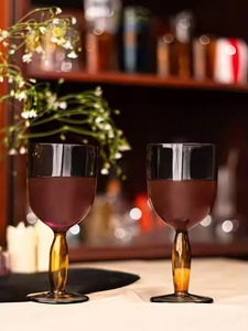 复古设计酒杯顶级需求红色酒具，用于礼品或个人收藏，出厂价