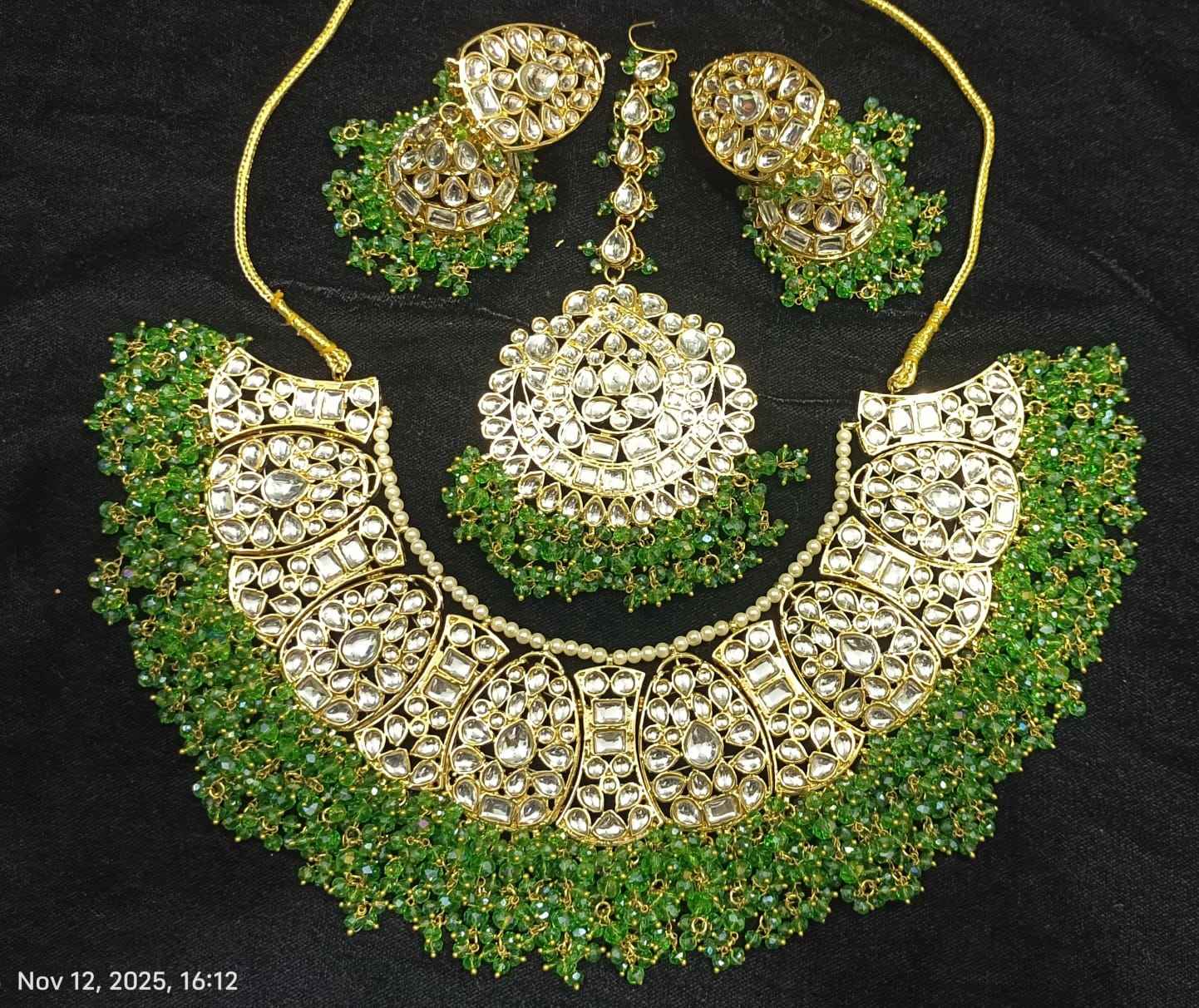 สีเขียว