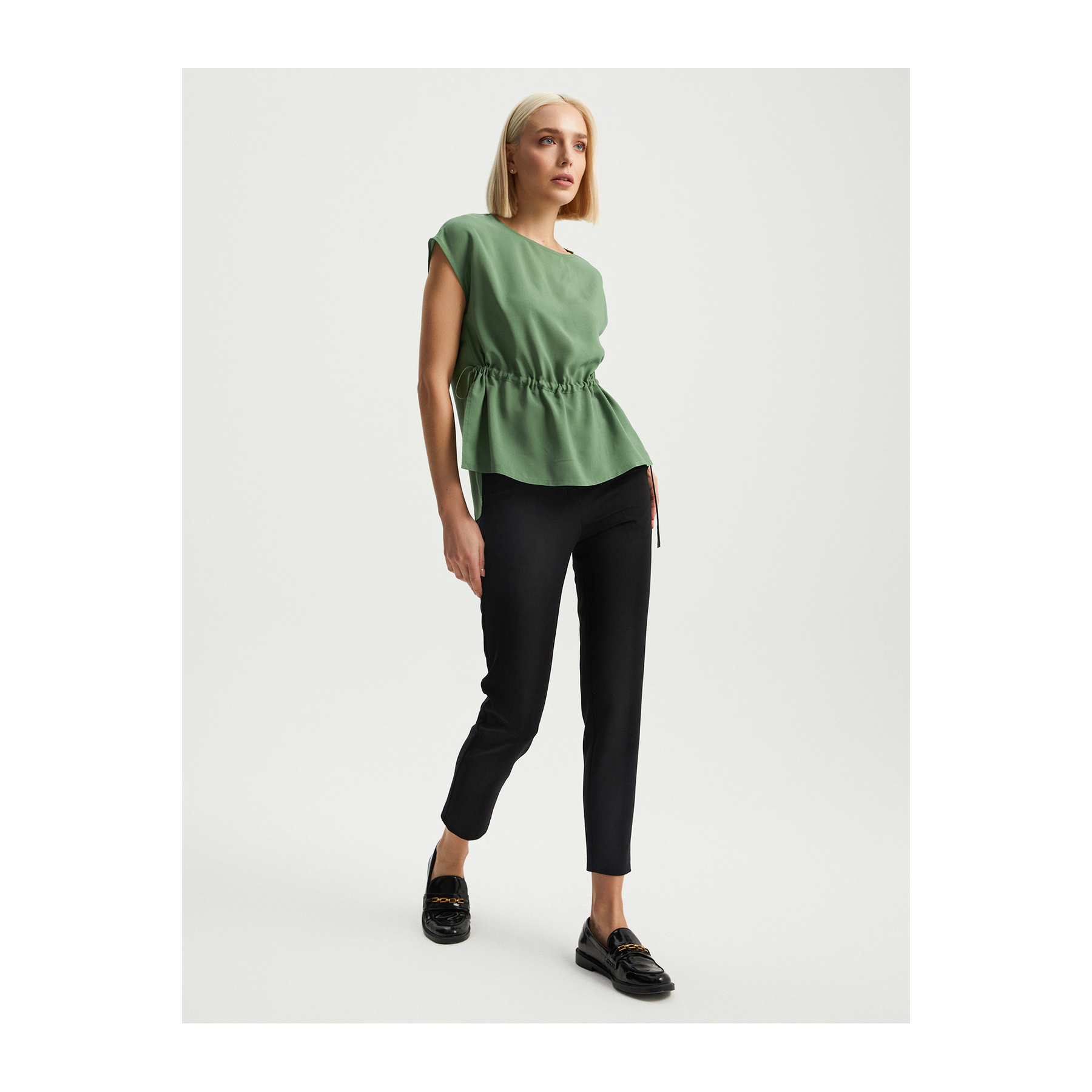 สีเขียว