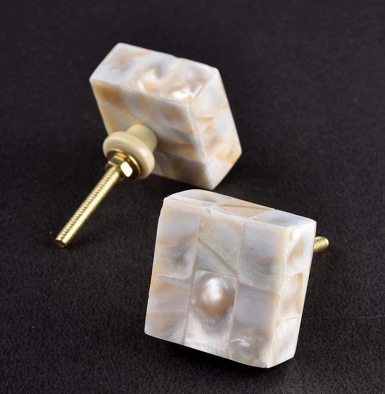 ตามที่แสดง