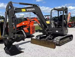 Oldukça kullanışlı ECR58D Midi ekskavatör, 49 <span class=keywords><strong>HP</strong></span> dizel motor, açık ROPS, hidrolik geri doldurma bıçağı süspansiyonlu koltuk satın alın