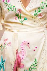 女性のためのホット販売夏のカスタマイズビーチ刺Embroidery着物ローブオープンフロントフラワー刺Embroidery自由奔放に生きる着物