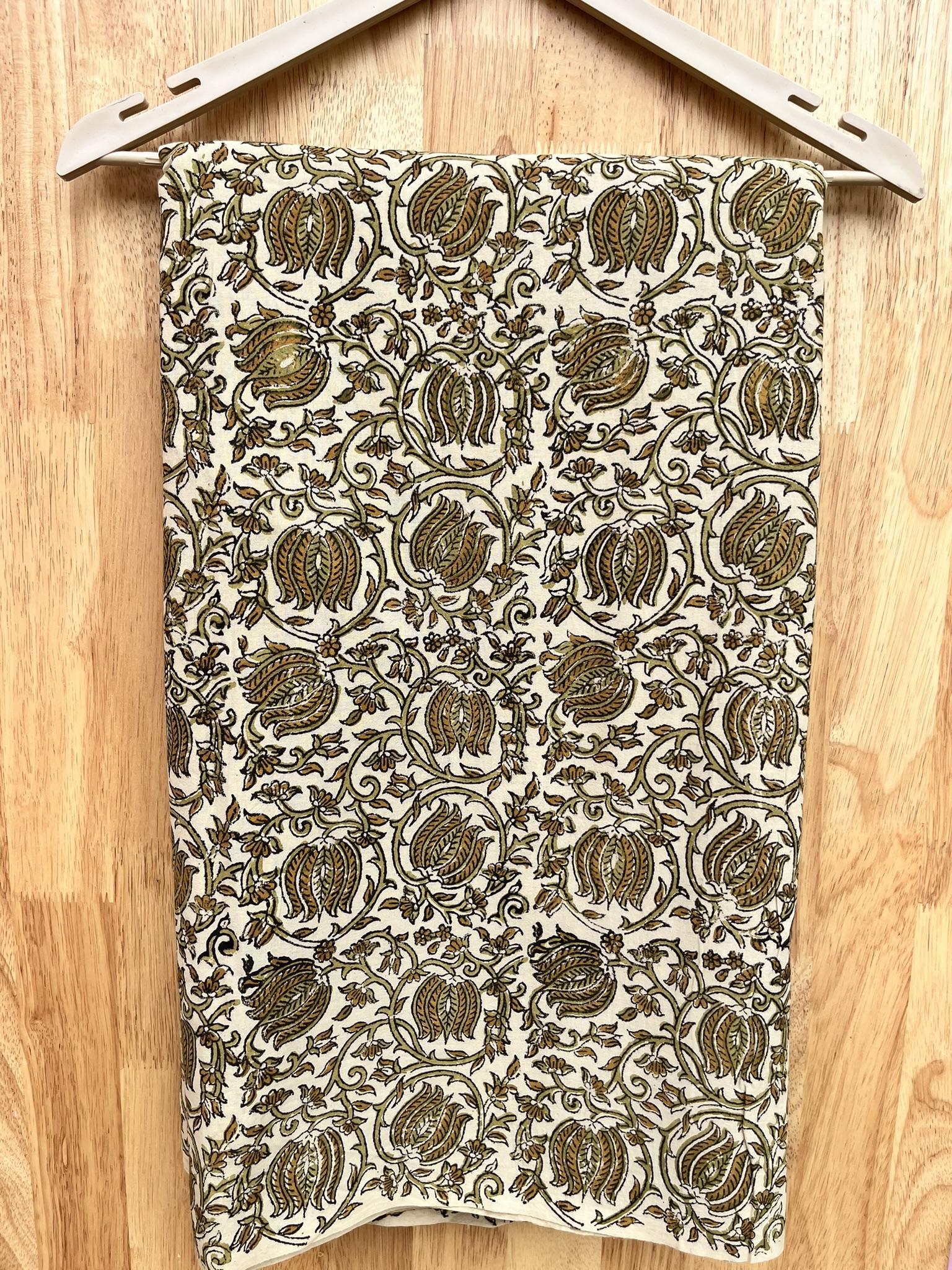 สีน้ำตาล