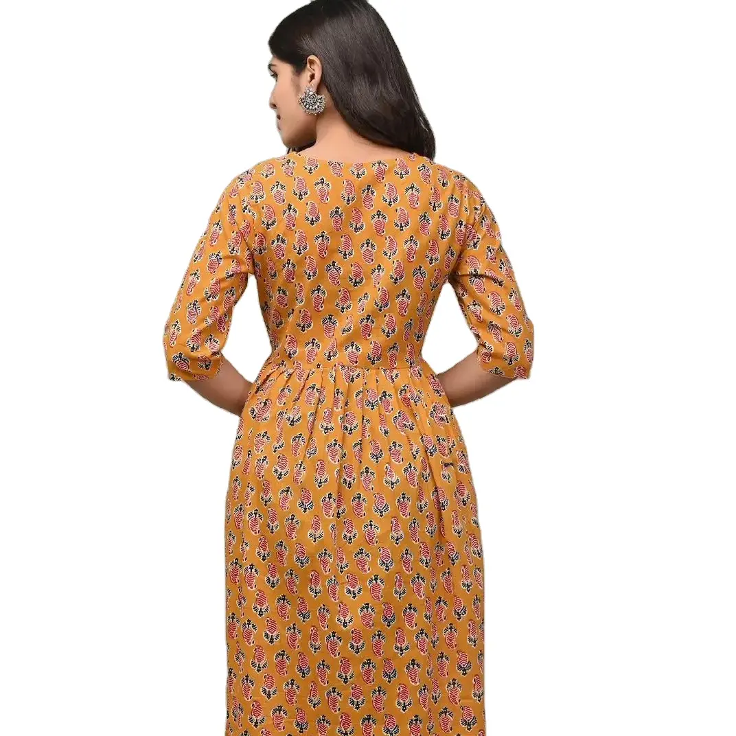 Neuankömmling Einfaches und schönes langes Kleid mit Blumenmuster und O-Ausschnitt-Design Freizeit kleidung Sommerkleid für Mädchen und Frauen