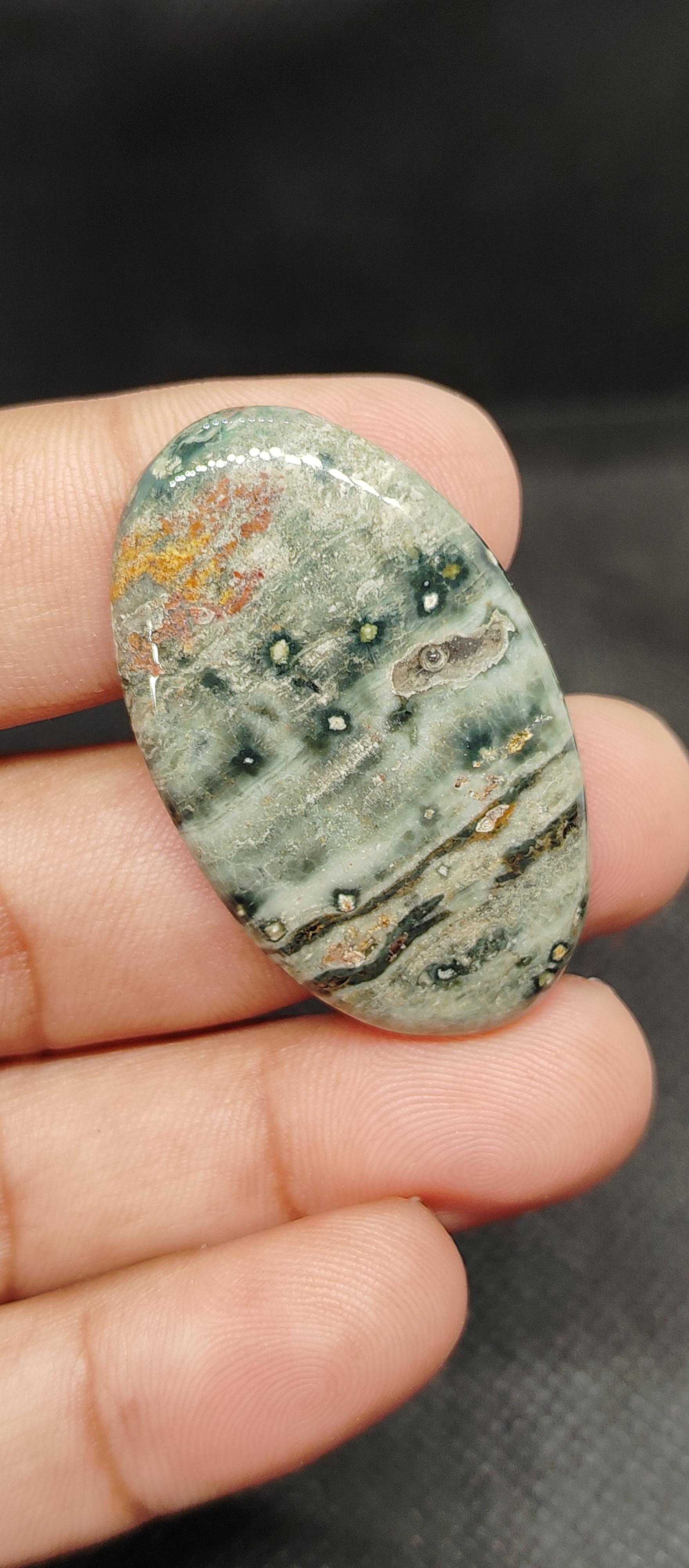 สีน้ำตาล