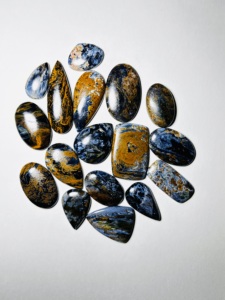 אבני חן צבעוני צבע טבעי petersite cetersite אבן מרופפת עבור עשיית תכשיטים pionsite