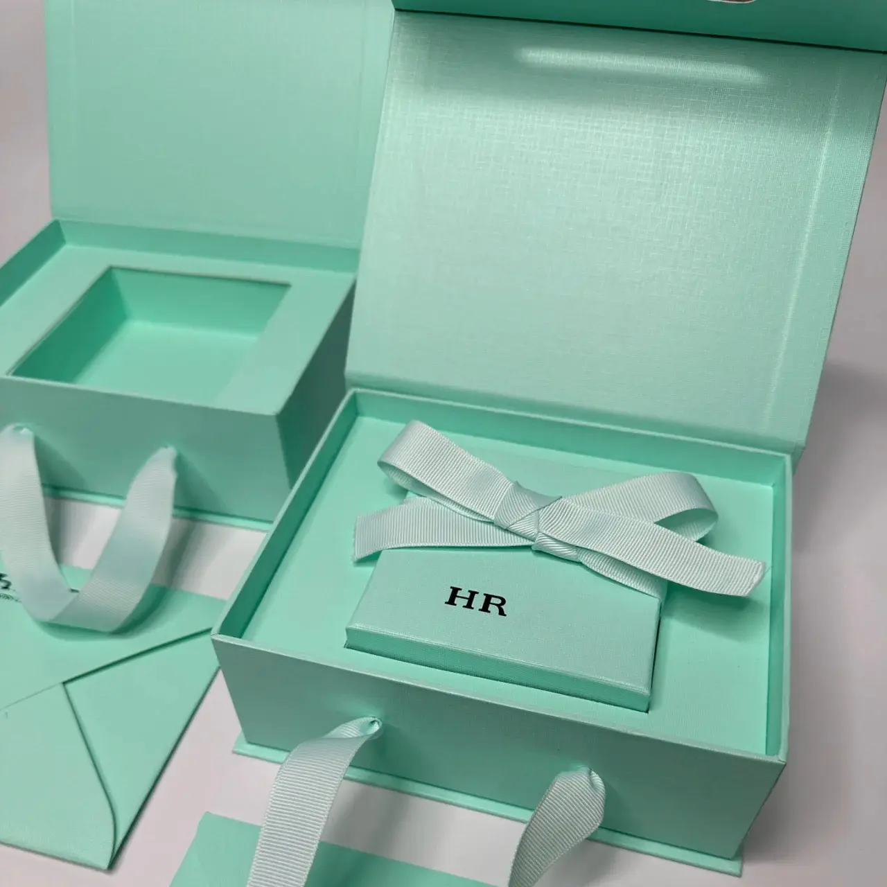Sacs en papier personnalisés avec logo portes ouvertes Boîte en papier à levage automatique Boîte surprise d'emballage de bijoux de haute apparence