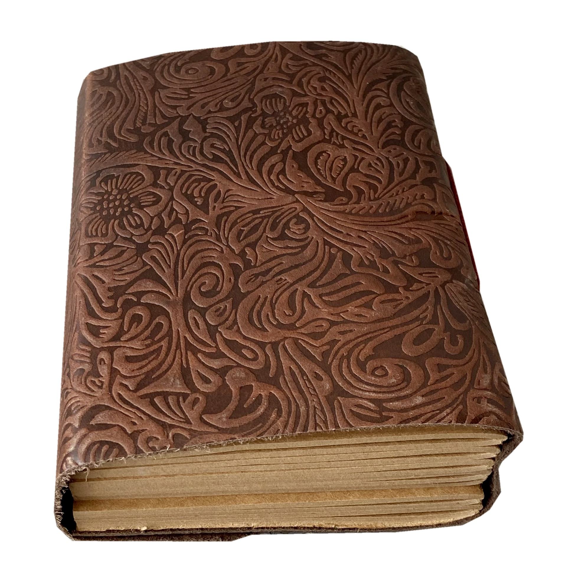 สีน้ำตาล