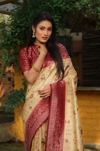 Heavy Kanjivaram <strong>Design</strong> Beautiful and Premium Handwork Royal and Kanjivaram Soft Silk Sari - Product Image 2