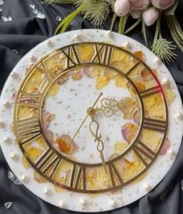 Clock Mechanism: Die internen Komponenten, die es der Uhr ermöglichen, Zeit zu halten, einschl ießlich der Uhrzeiger, Zahnräder, Bewegung. - Product Image 4