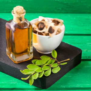 Gdo olmayan Moringa tohumu yağı-hızlı emici rafine edilmemiş % uçucu yağ koku toplu tedarik Moringa Oleifera - Product Image 4