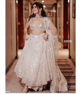 Bollywood tarzı Lehenga Choli iplik ve kağıt ayna çalışması Lehenga Choli düğün kıyafeti toptan fiyata - Product Image 1