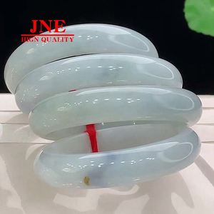 กำไลหยกธรรมชาติแบบ A ของพม่าสีสดใสไม่แตกสีหยกนางสนมของจักรพรรดิขายส่ง - Product Image 5