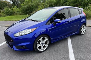 2024 Forrd <strong>Fiesta</strong> STT Sporty Hot Hatchback Bulk Wholesale Pre-Owned with Leather Seats Reliaable for Resale - Product Image 5