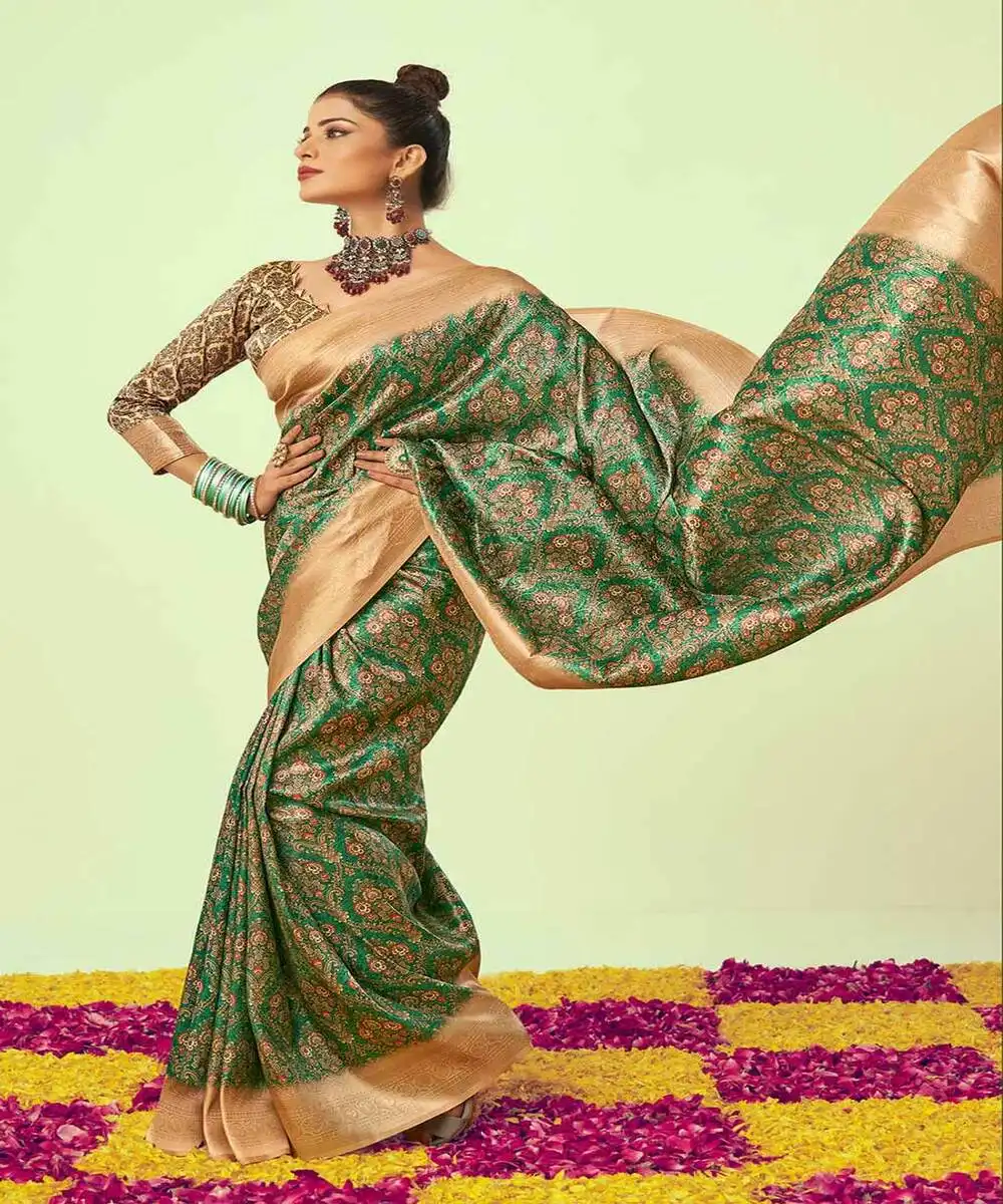 En stock saris disponibles para compra inmediata, perfectos para ocasiones de última hora.