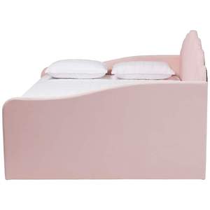 Freda daybed, kabuk şeklinde sırtlı katı ahşap çerçeve ve pembe kadife kumaştan yapılmıştır. - Product Image 3