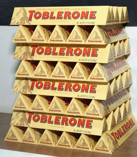 Confezione da 100g di cioccolato bianco Tobleron 4 / Tobleron pacchetto di cioccolato fondente nero