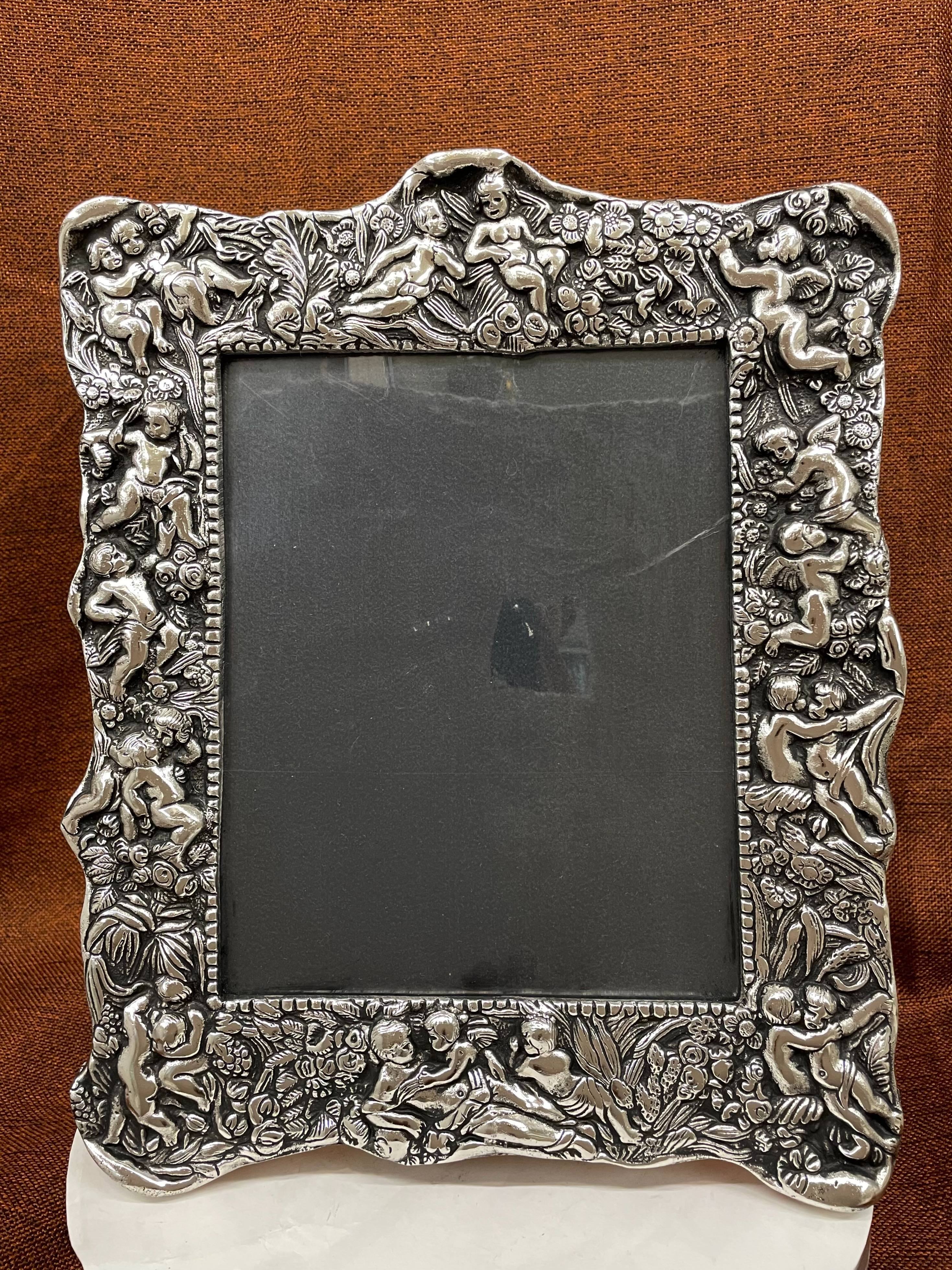 เช่นเดียวกับรูปภาพ