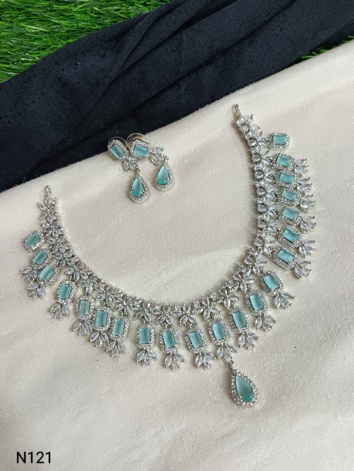 สีเขียว