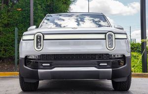 2023 Rivia_n R1S - Product Image 2