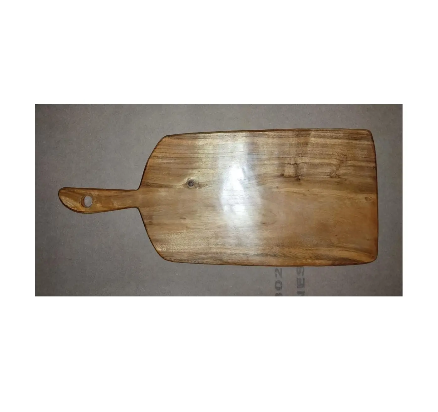 Pemasok pabrik papan potong kayu papan potong acacia dengan pegangan dekorasi meja penjualan terbaik bentuk persegi panjang