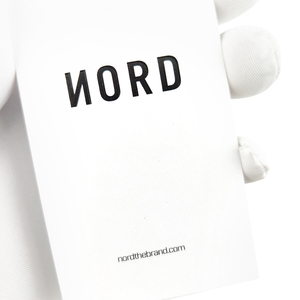 Etiquetas personalizadas do balanço do vestuário de luxo Etiqueta da roupa Imprimir o logotipo Tag plástico do cair com corda Hangtags do papel para a roupa Próprio logotipo