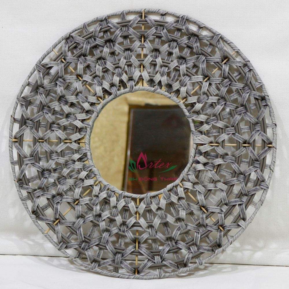 สีเทาเข้ม